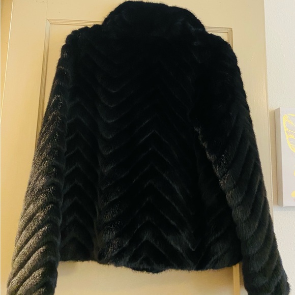 Bernardo Luxurious Black Teddy Jacket - Picture 3 of 10